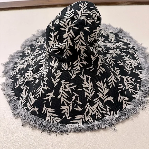 FRENCH CONNECTION | LEAF PRINT SUNHAT | Black & Ecru | NWT - Picture 9 of 12